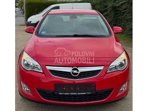 Opel Astra J 