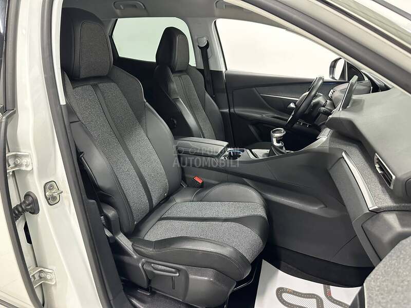Peugeot 3008 1.2 ALLURE perla