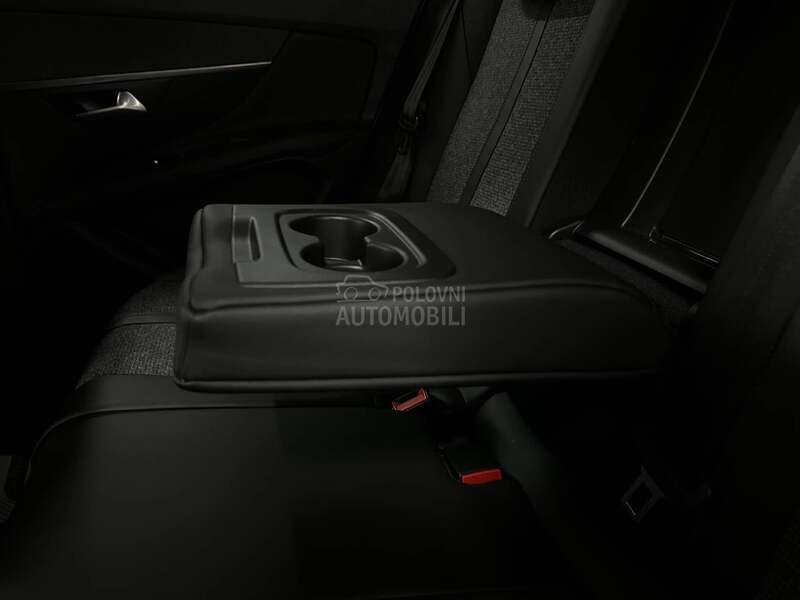 Peugeot 3008 1.2 ALLURE perla