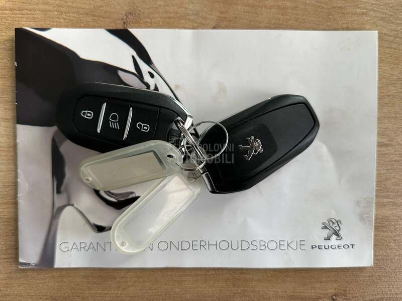 Peugeot 2008 1.2 ALLURE AUT
