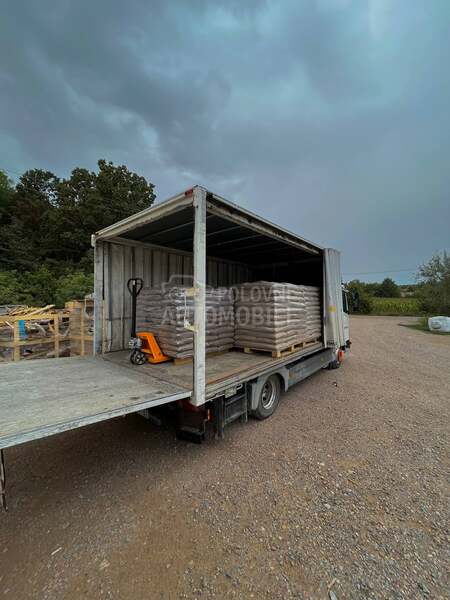 Mercedes Benz Atego 818