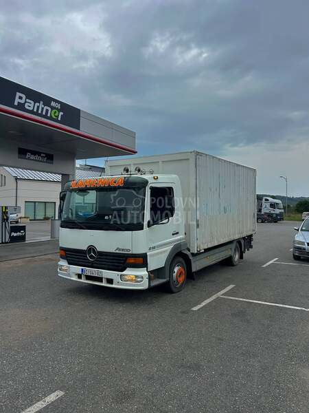 Mercedes Benz Atego 818