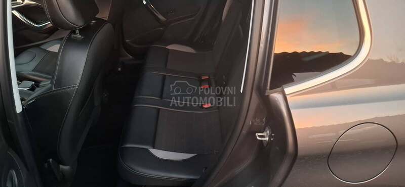 Peugeot 2008 1.2