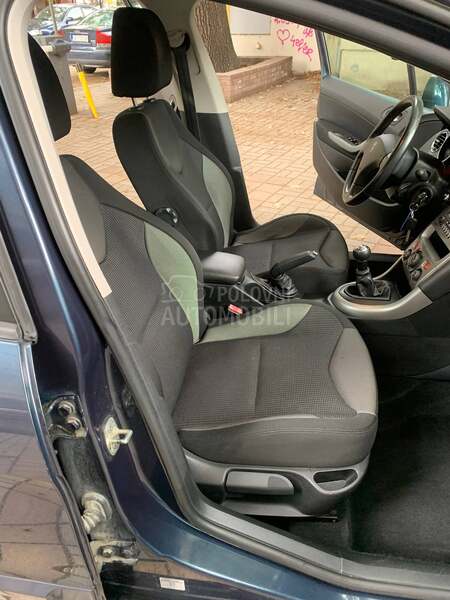 Peugeot 308 1.6 e-hdi N.O.V