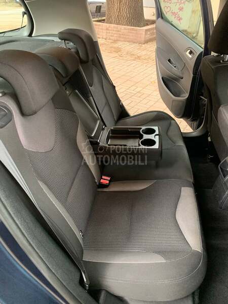 Peugeot 308 1.6 e-hdi N.O.V