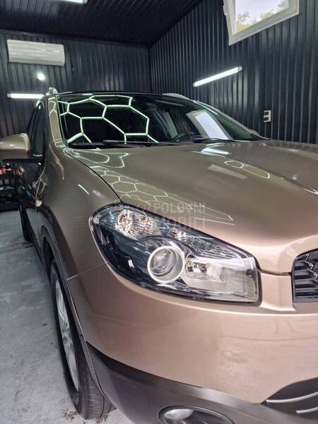 Nissan Qashqai + 2 CH