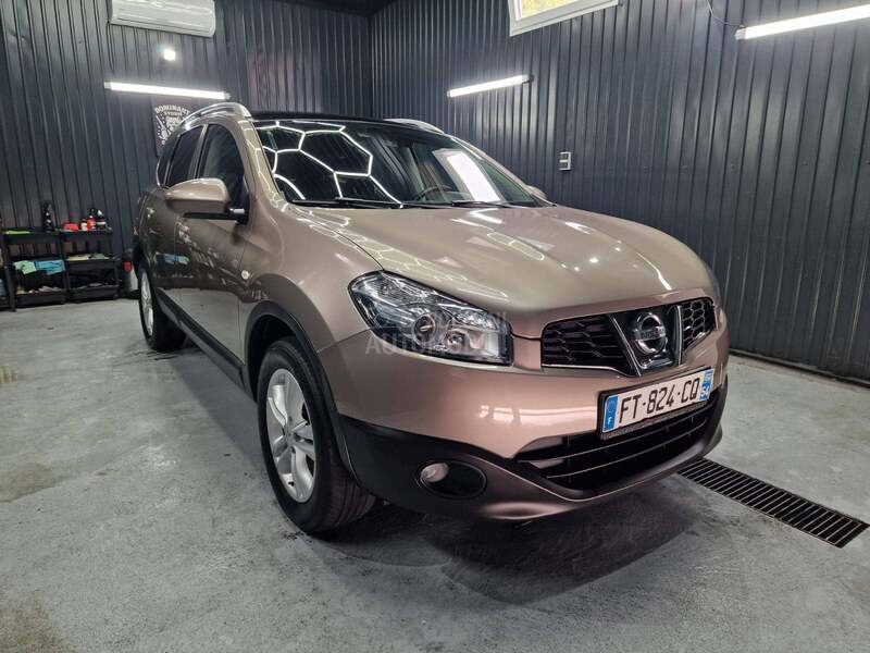 Nissan Qashqai + 2 CH