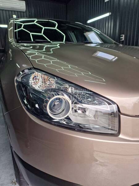 Nissan Qashqai + 2 CH