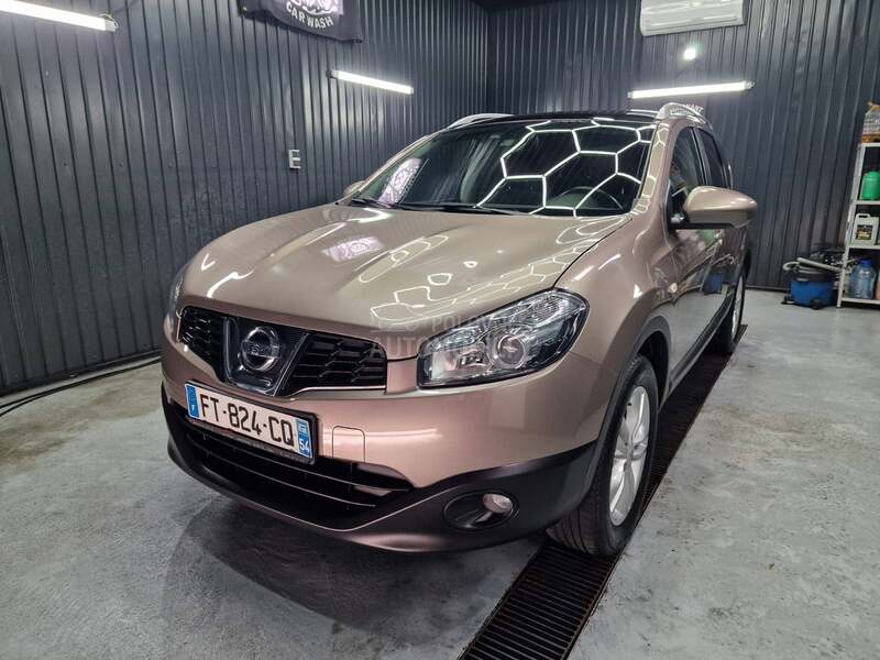 Nissan Qashqai + 2 CH