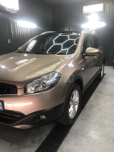 Nissan Qashqai + 2 CH