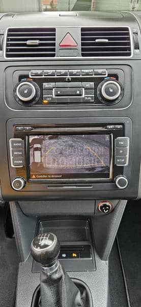 Volkswagen Touran 1,4 TSI HIGHLINE Volkswagen Touran 1,4 TSI HIGHLINE