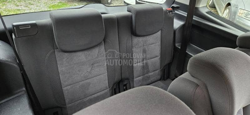 Volkswagen Touran 1,4 TSI HIGHLINE Volkswagen Touran 1,4 TSI HIGHLINE