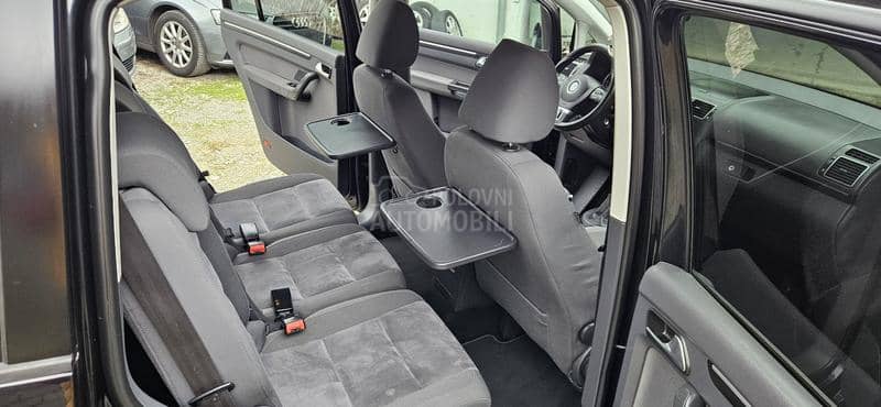 Volkswagen Touran 1,4 TSI HIGHLINE Volkswagen Touran 1,4 TSI HIGHLINE