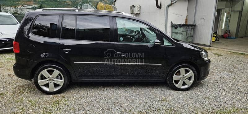 Volkswagen Touran 1,4 TSI HIGHLINE Volkswagen Touran 1,4 TSI HIGHLINE