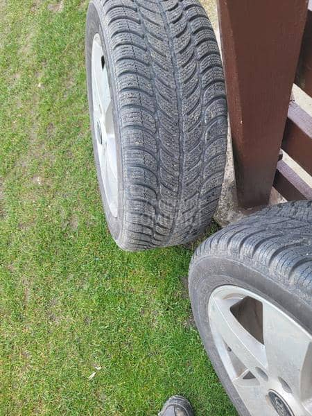 Audi A3 1.9Tdi dva seta guma