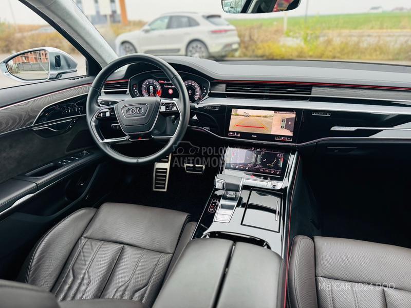 Audi S8 