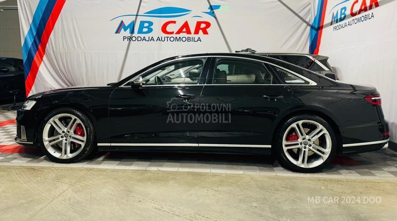Audi S8 