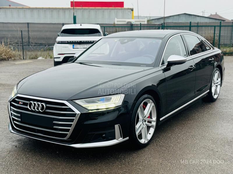 Audi S8 