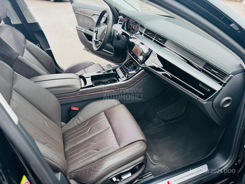 Audi S8 