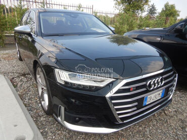 Audi S8 