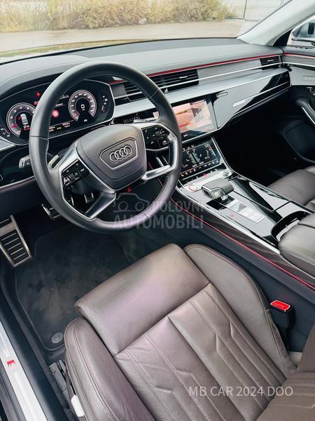Audi S8 