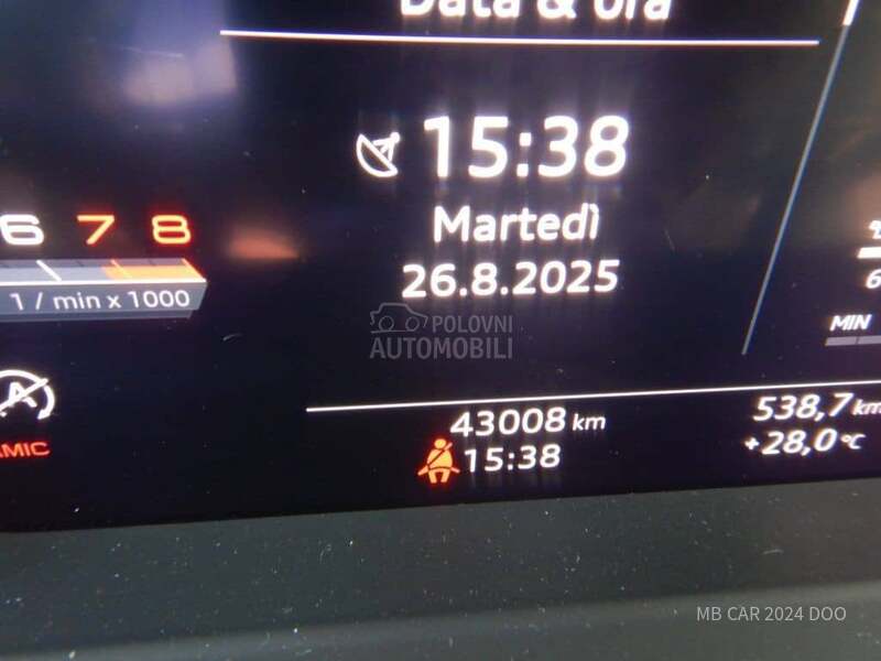 Audi S8 