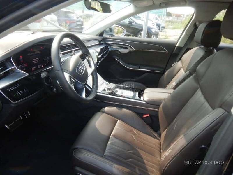 Audi S8 