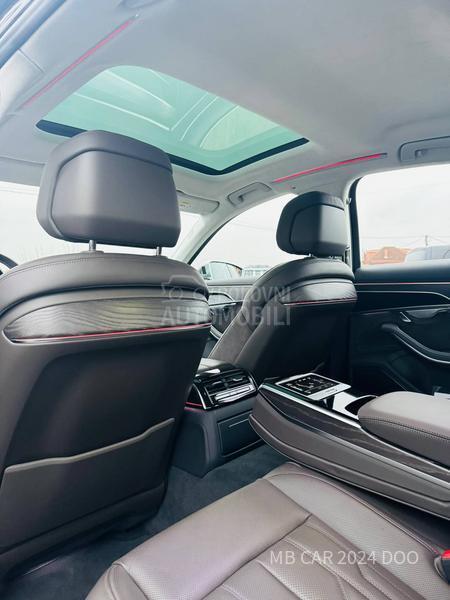 Audi S8 