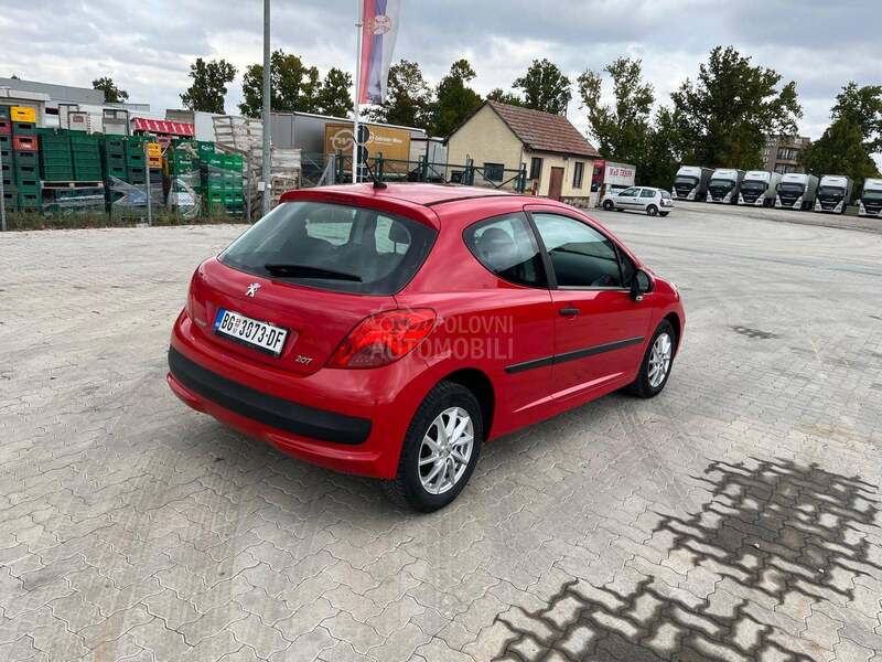 Peugeot 207 1.4 xenon