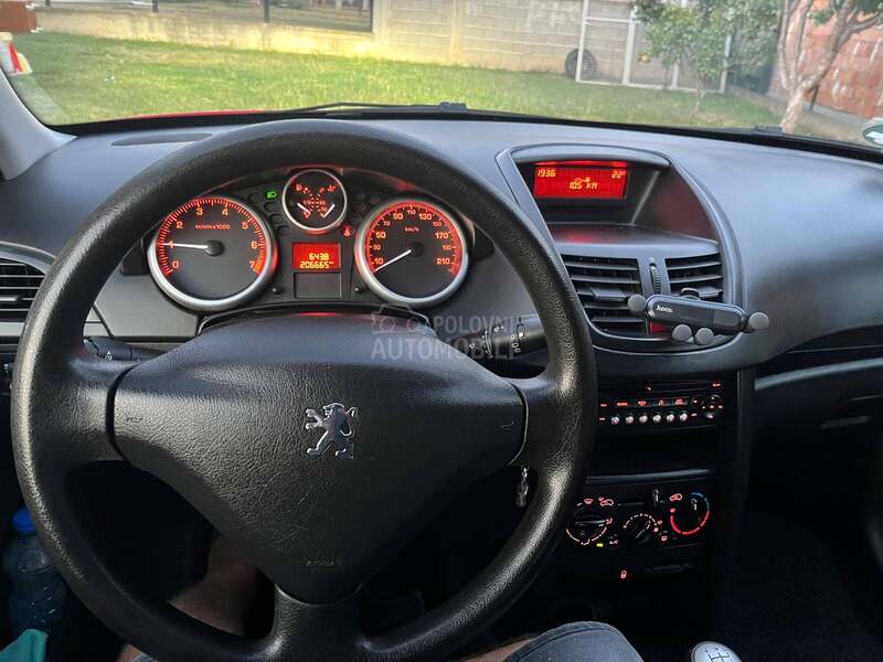 Peugeot 207 1.4 xenon
