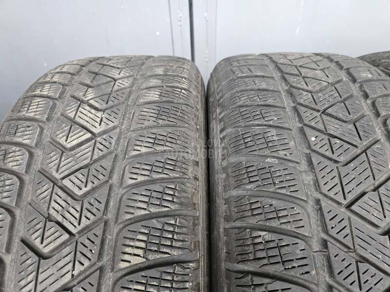 Pirelli 235/60 R18 Zimska