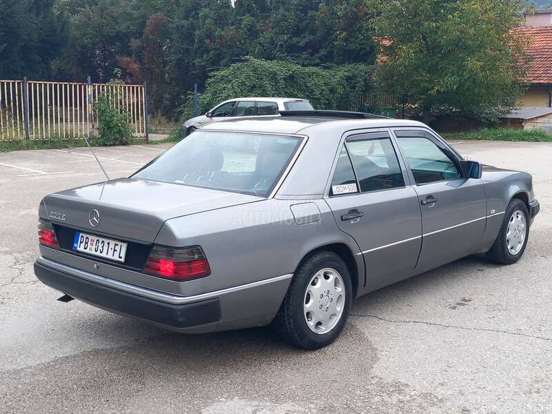 Mercedes Benz E 124 200E
