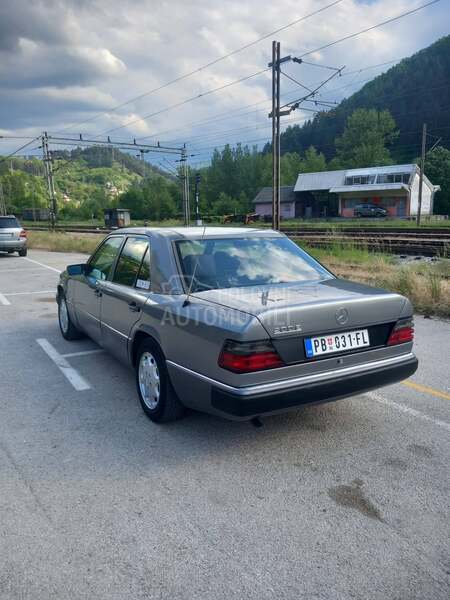 Mercedes Benz E 124 200E