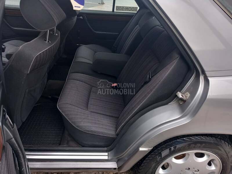 Mercedes Benz E 124 200E