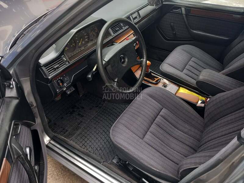 Mercedes Benz E 124 200E