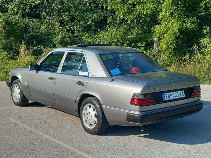 Mercedes Benz E 124 200E