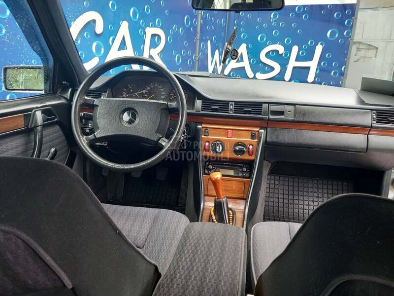Mercedes Benz E 124 200E