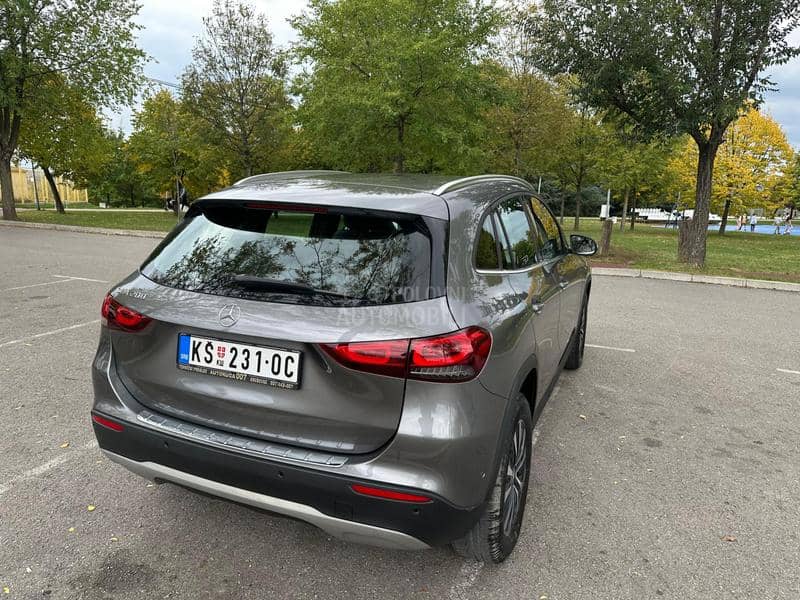 Mercedes Benz GLA 200 