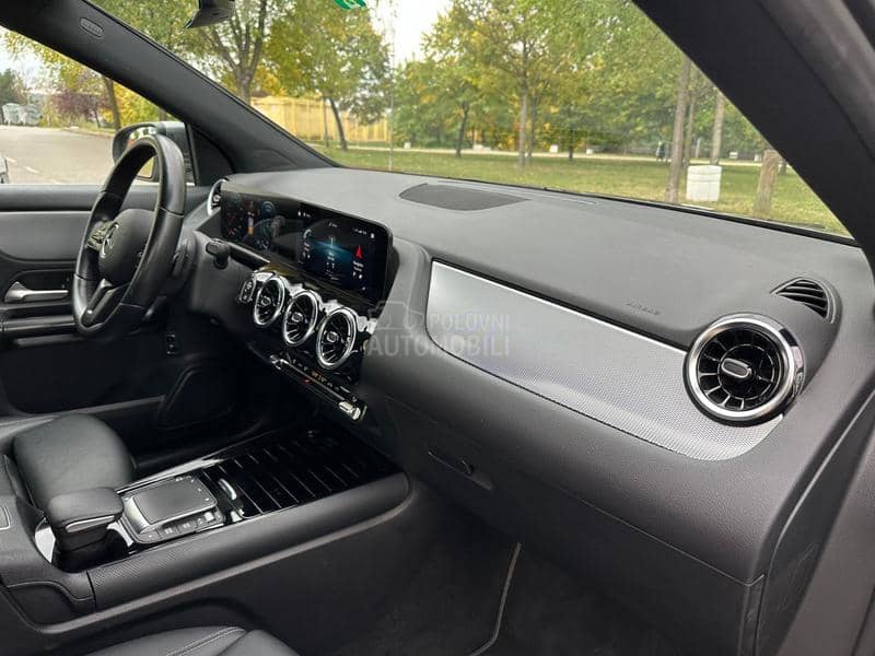 Mercedes Benz GLA 200 