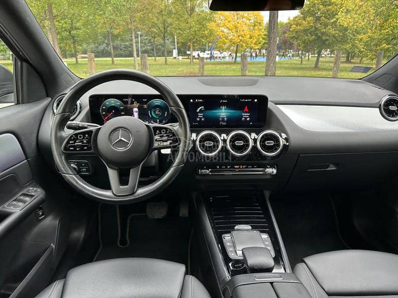 Mercedes Benz GLA 200 