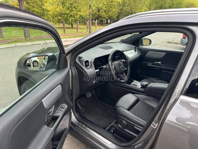 Mercedes Benz GLA 200 