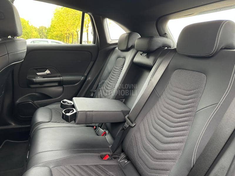 Mercedes Benz GLA 200 