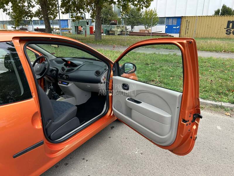 Renault Twingo 1.2 16v B E N Z I N