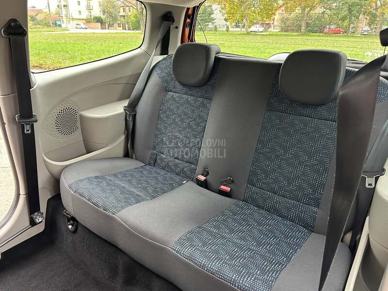 Renault Twingo 1.2 16v B E N Z I N