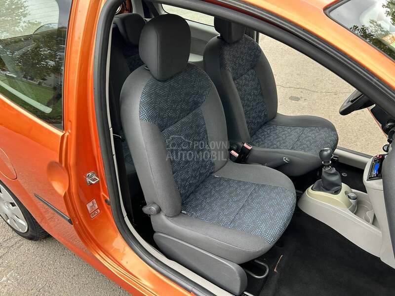 Renault Twingo 1.2 16v B E N Z I N