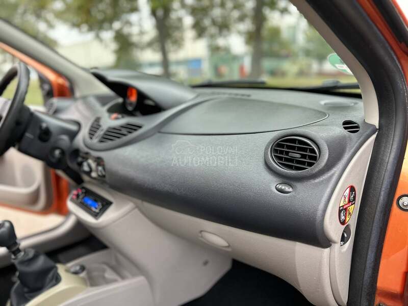 Renault Twingo 1.2 16v B E N Z I N
