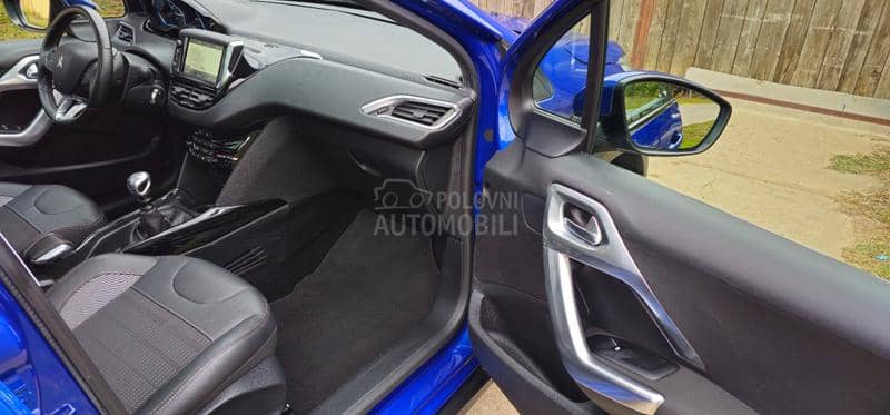 Peugeot 2008 1.2 BEN ALLURE Peugeot 2008 1.2 BEN ALLURE