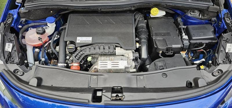 Peugeot 2008 1.2 BEN ALLURE Peugeot 2008 1.2 BEN ALLURE