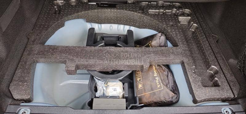 Peugeot 2008 1.2 BEN ALLURE Peugeot 2008 1.2 BEN ALLURE