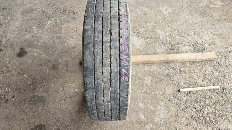 Dunlop 215/75 R17.5 Zimska